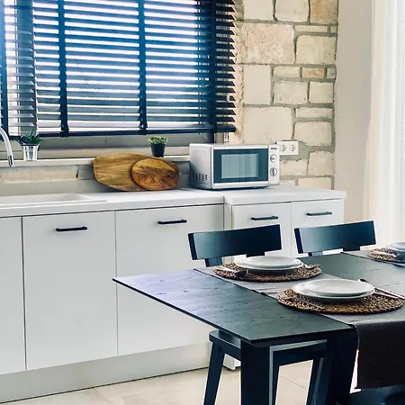 Made Of Blue Luxury Collection レティムノ