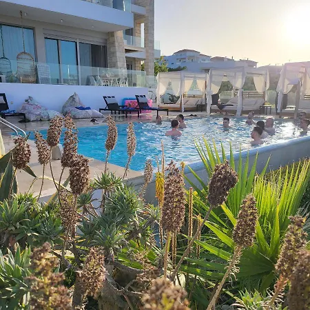 וילה Made Of Blue Luxury Collection